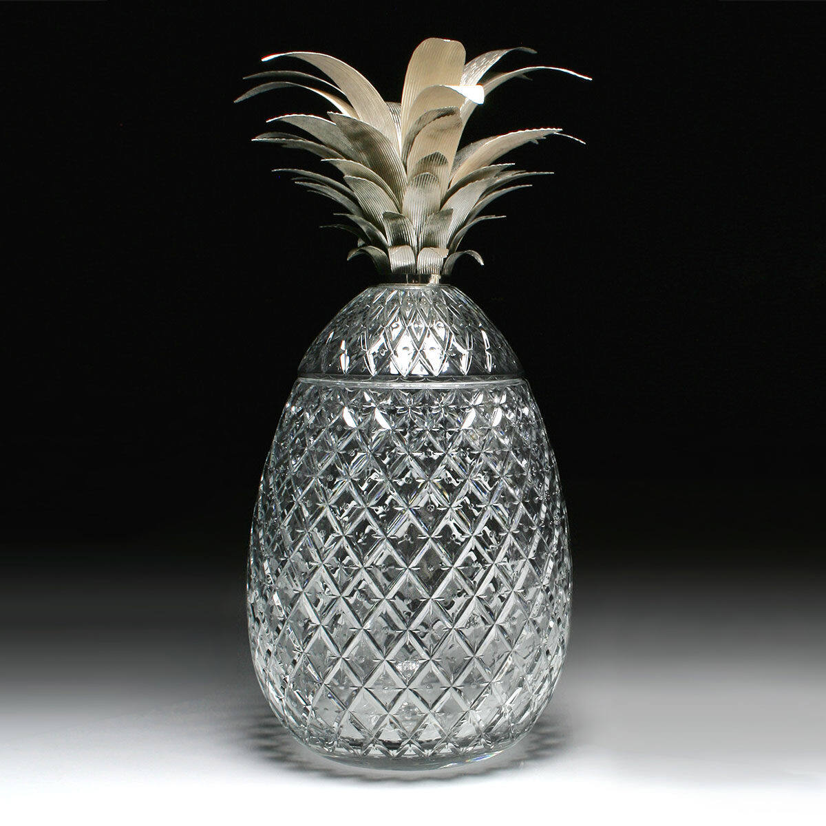 William Yeoward Isadora Pineapple Centrepiece 26" Silver, handmade crystal, detail view