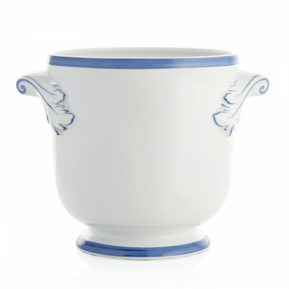 William Yeoward Mara Cachepot Ocean Blue 7¼" / 184mm in Ocean Blue, handmade crystal, on a white background