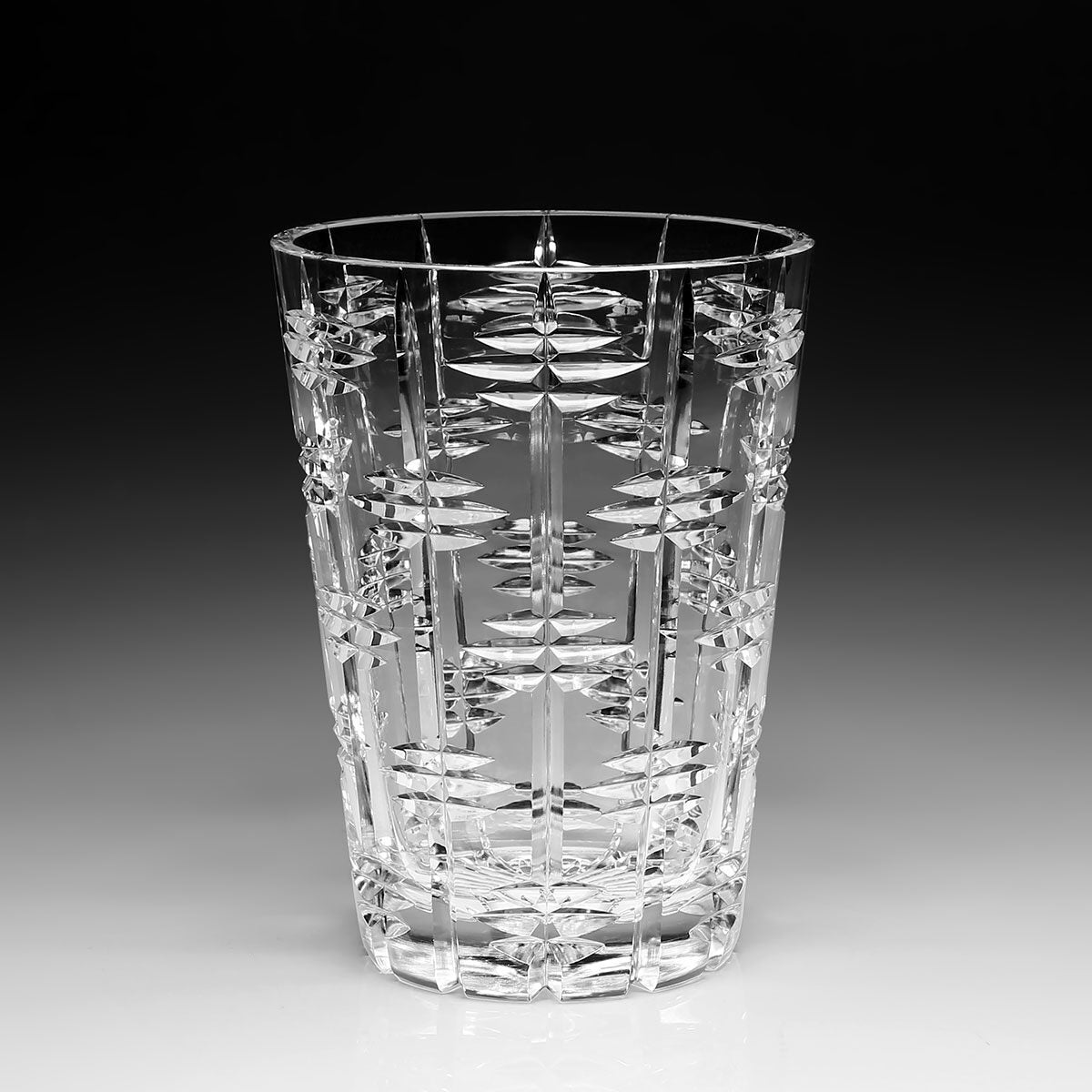 William Yeoward Marlowe Straight Vase 10" / 25.5cm, handmade crystal, detail view