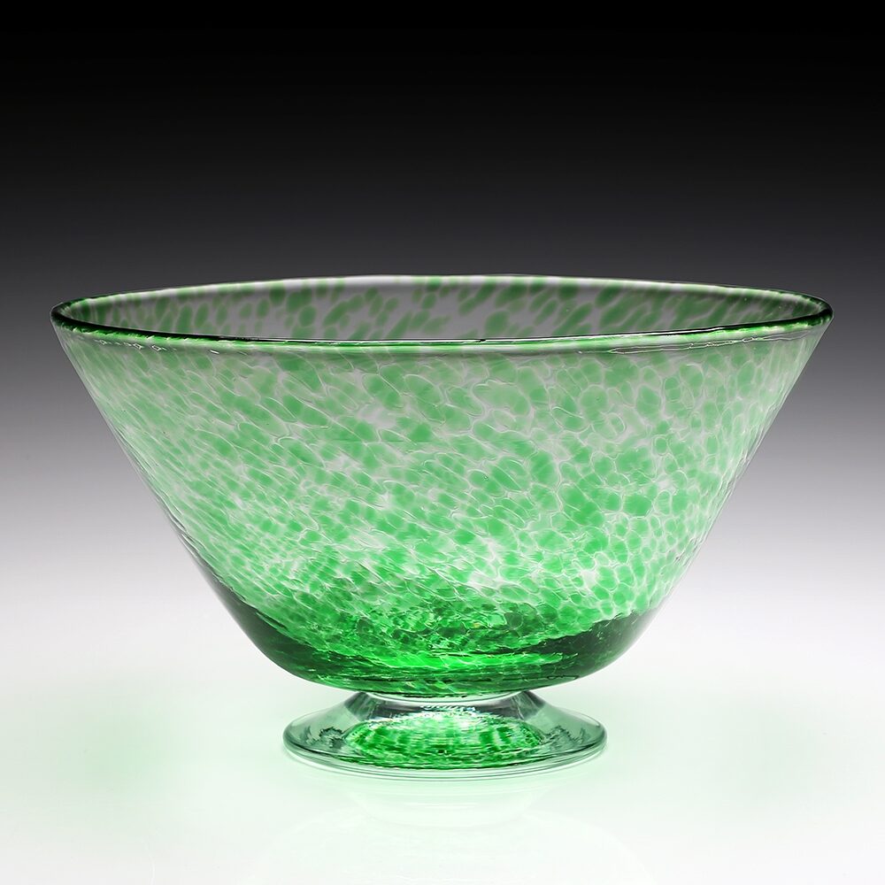 William Yeoward Vanessa Bowl Forest Green in Forest Green, handmade crystal, detail view