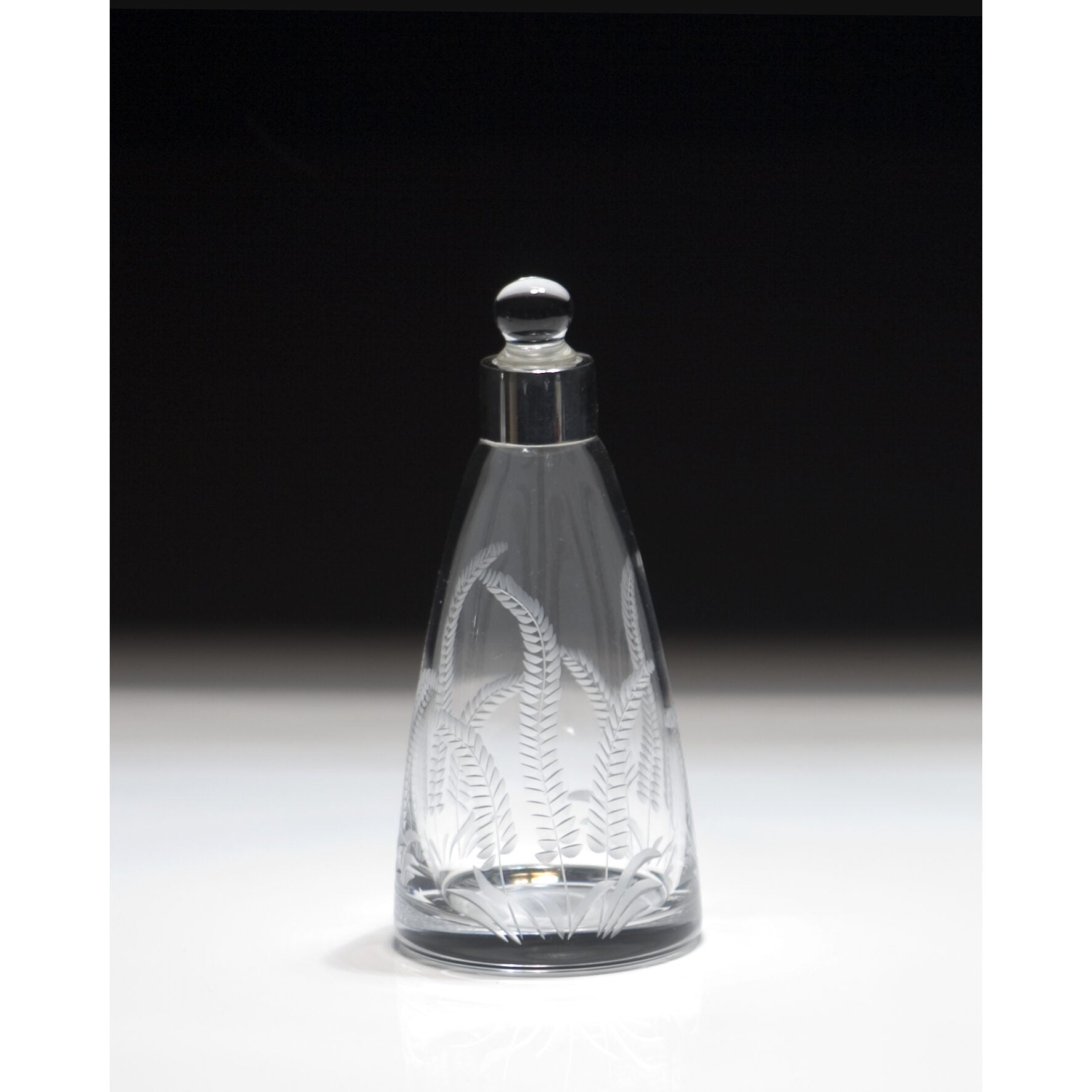 William Yeoward Veronica Scent Bottle Silver Collar, handmade crystal, detail view