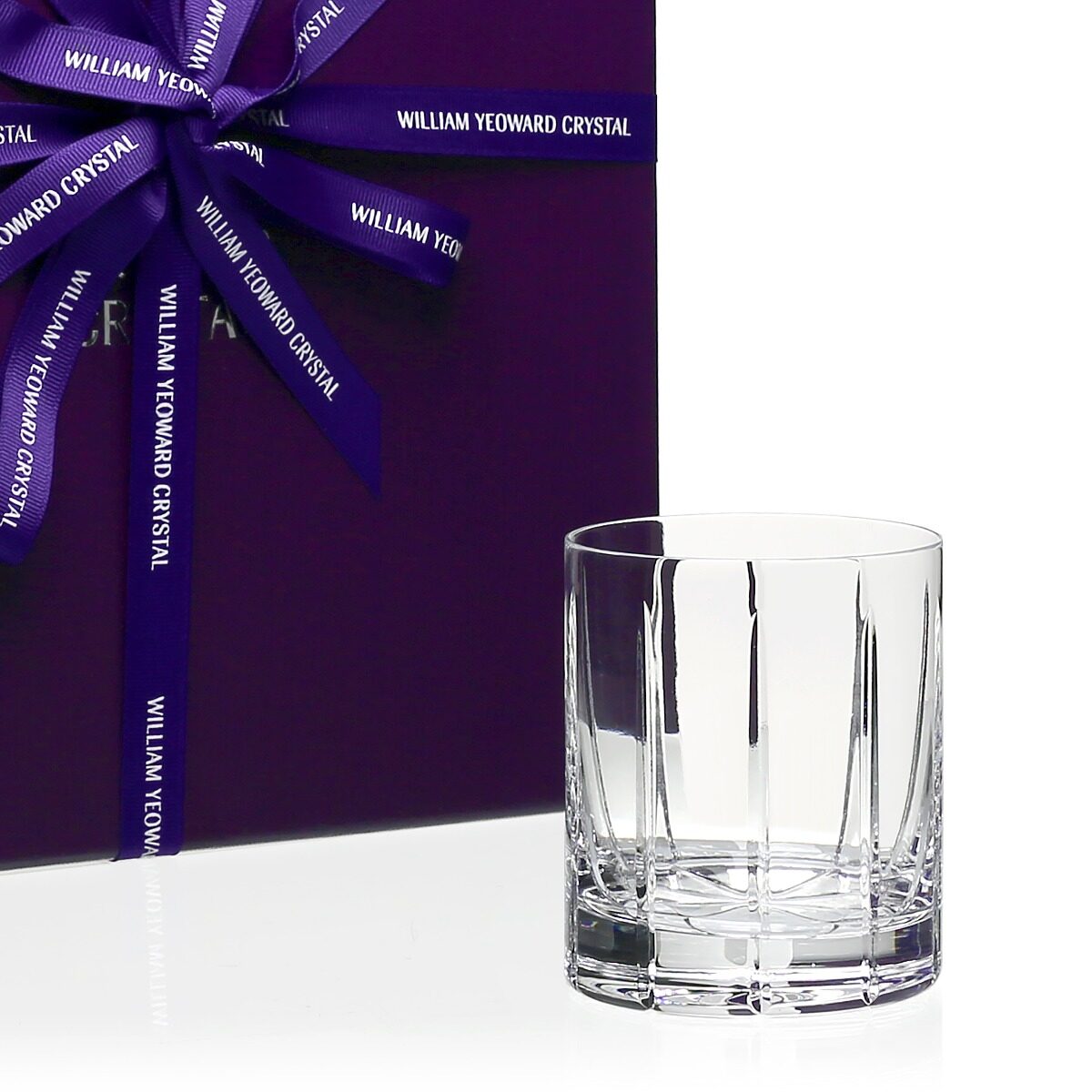 William Yeoward Vesper Gift Set of 4 Whisky Tumblers Straight, handmade crystal, detail view