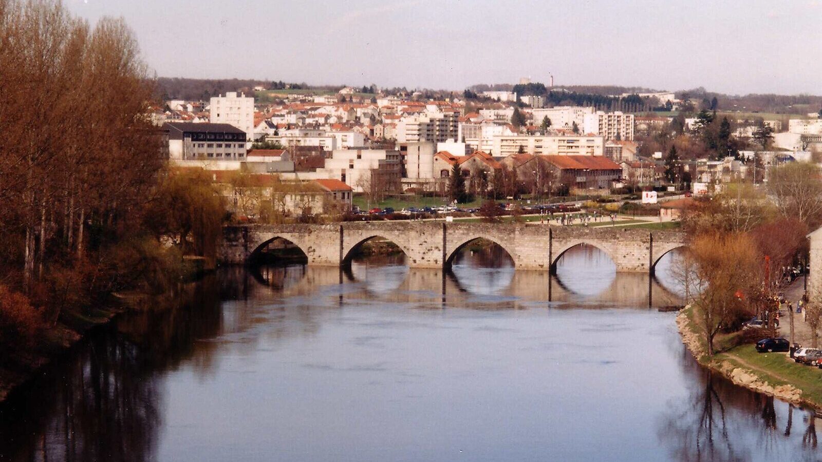 The old Pont Saint-Étienne over the Vienne River in Limoges, France