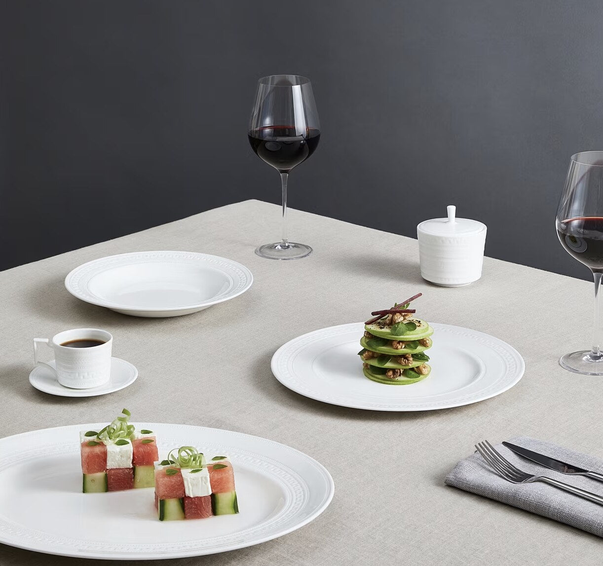 Wedgwood Intaglio 5-Piece Place Setting — view 5