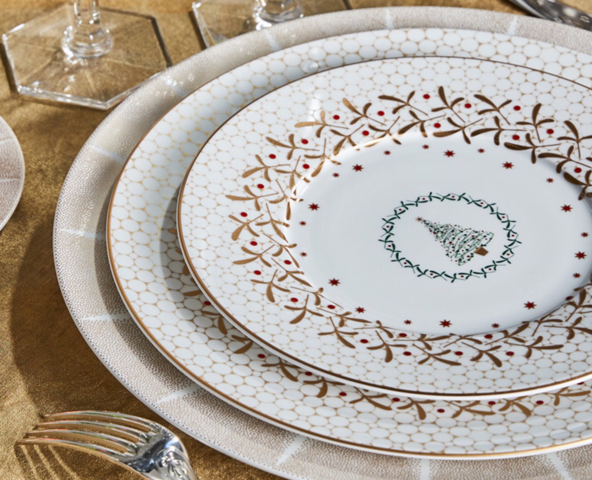 Bernardaud Noël Service plates 12.2", set of 4 — view 2