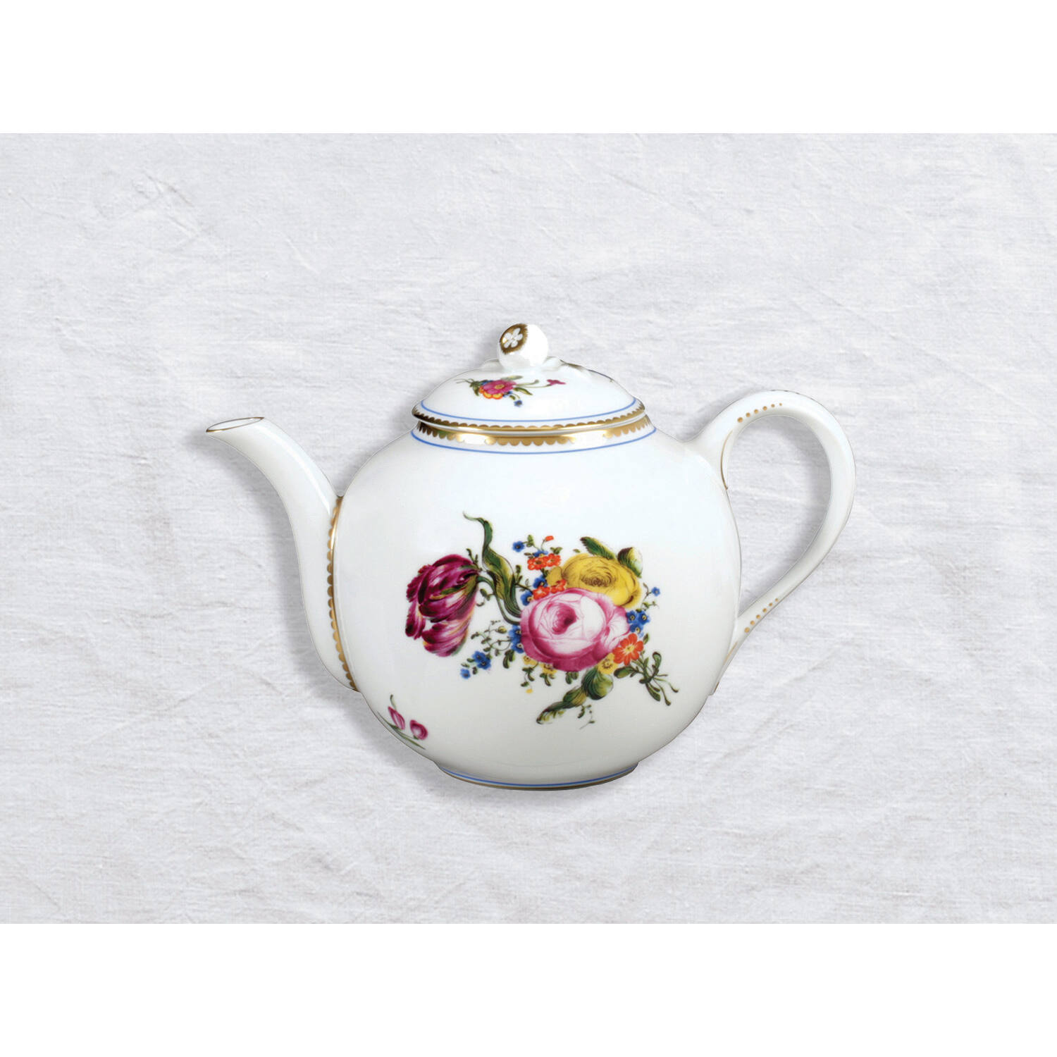 Bernardaud Tea pot 47.5 oz, Limoges porcelain, A la Reine collection, on a white background