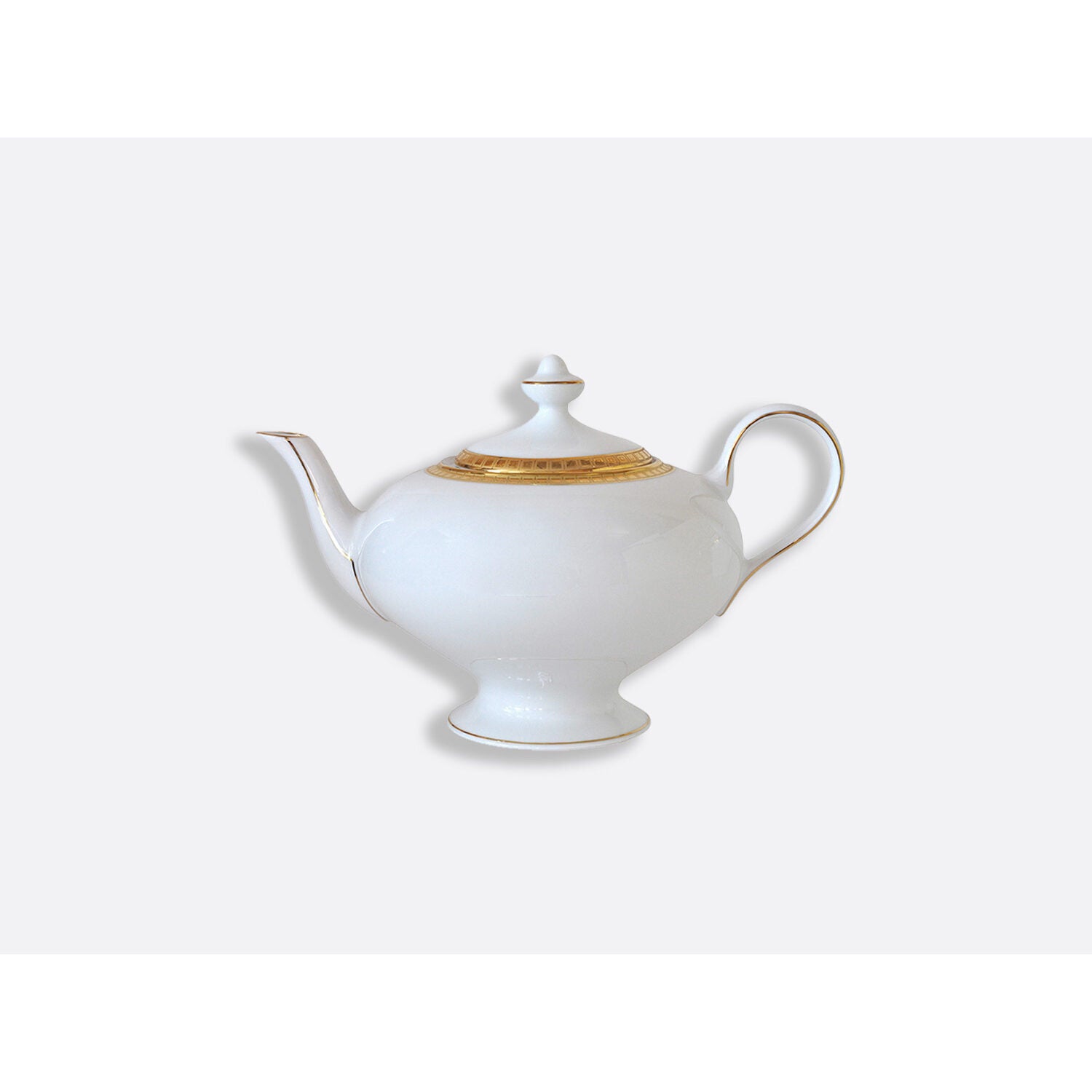 Bernardaud Teapot 12 cups 25.4 oz, Limoges porcelain, Athéna Or collection, on a white background