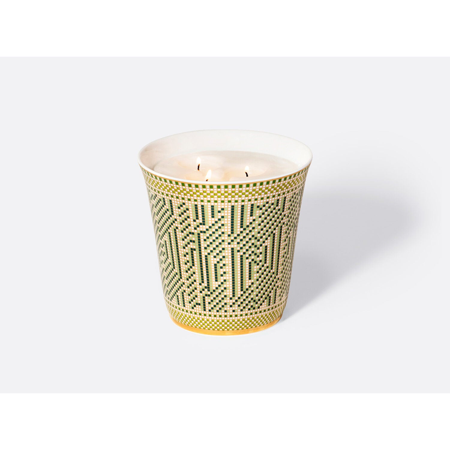 Bernardaud Large candle tumbler 5.9" + "Thé Royal" candle home fragrance 950 gr, Limoges porcelain, Augusta collection, on a white background
