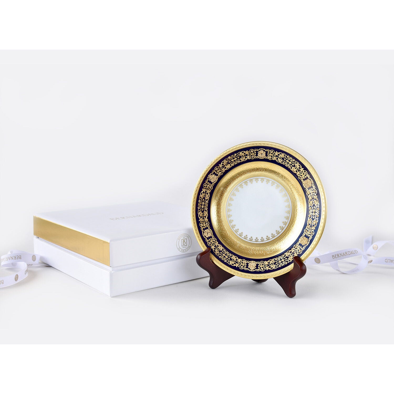 Bernardaud Gift case 1 bread and butter plate 6.3", Limoges porcelain, Beaugency collection, on a white background