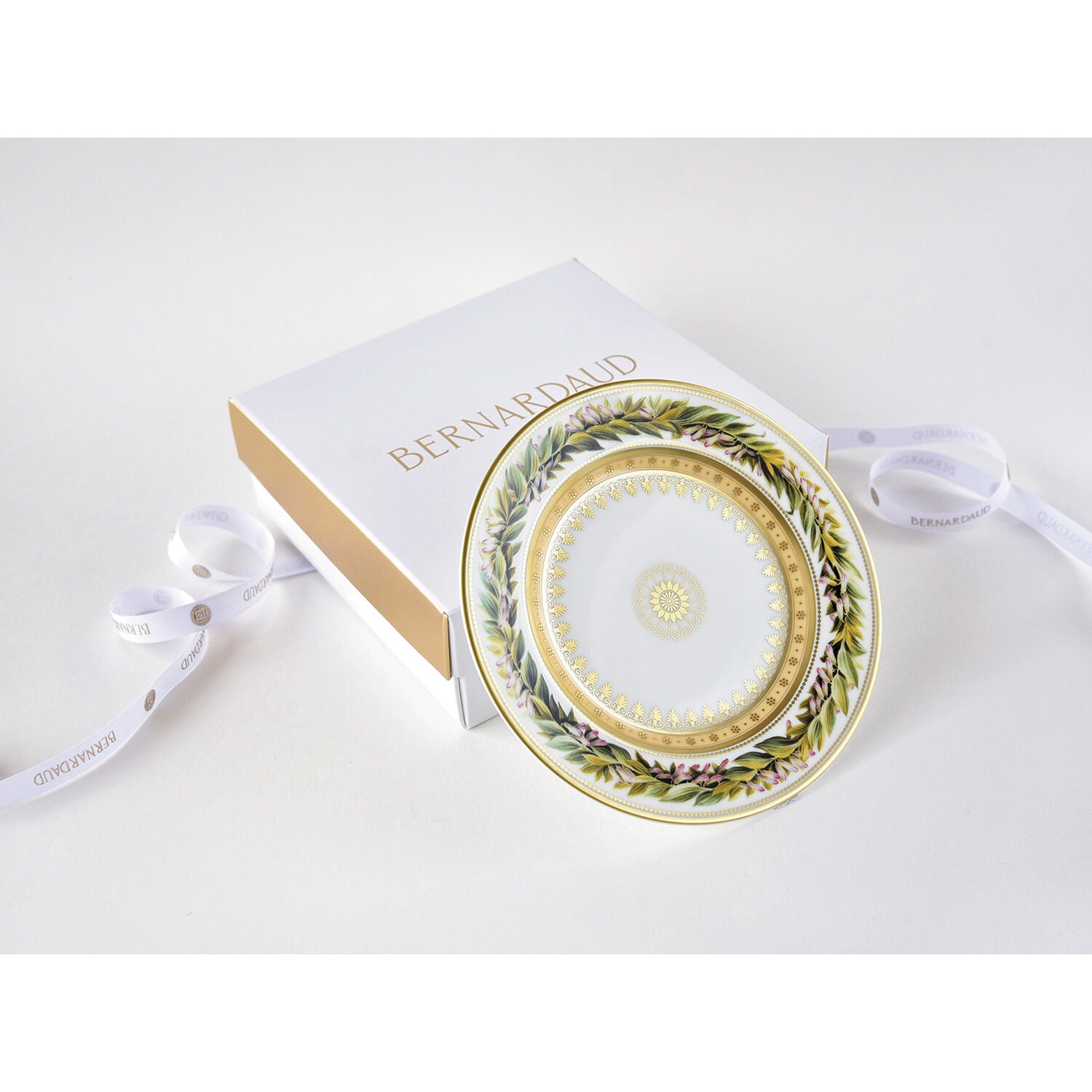 Bernardaud Set of 1 bread and butter plate 6.3", Limoges porcelain, Botanique collection, on a white background
