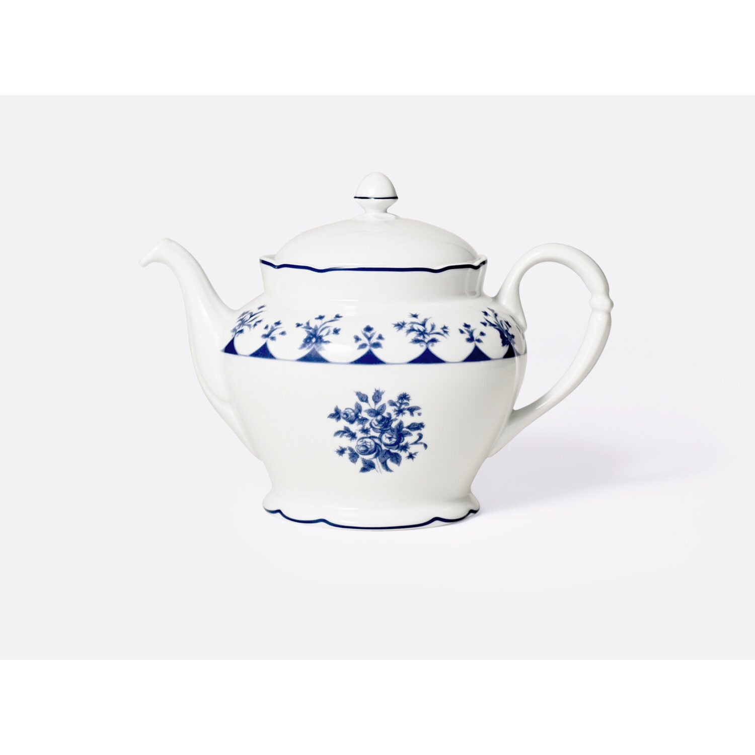 Bernardaud Tea pot 34 oz, Limoges porcelain, Chateaubriand Couleur collection, on a white background
