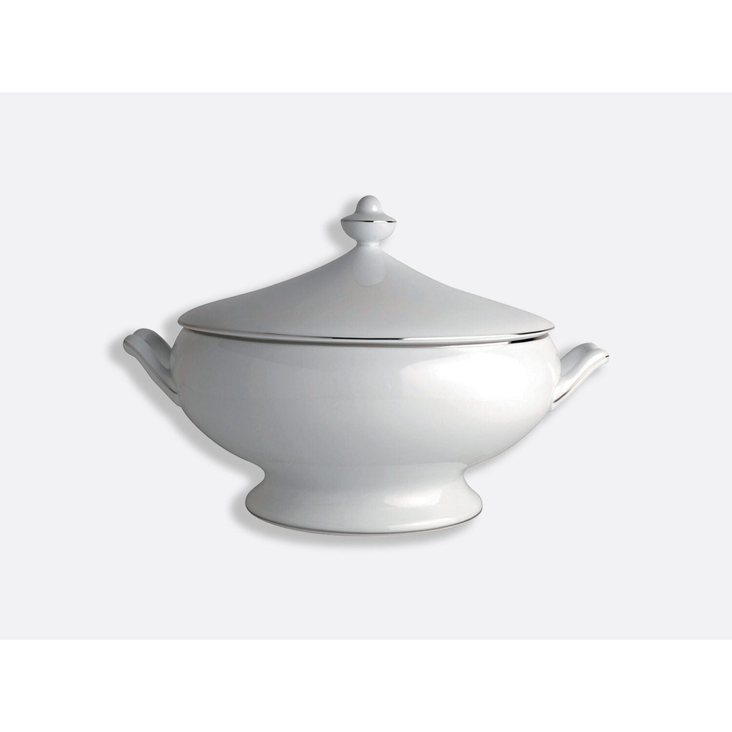 Bernardaud Soup tureen 2qt, Limoges porcelain, Cristal collection, on a white background
