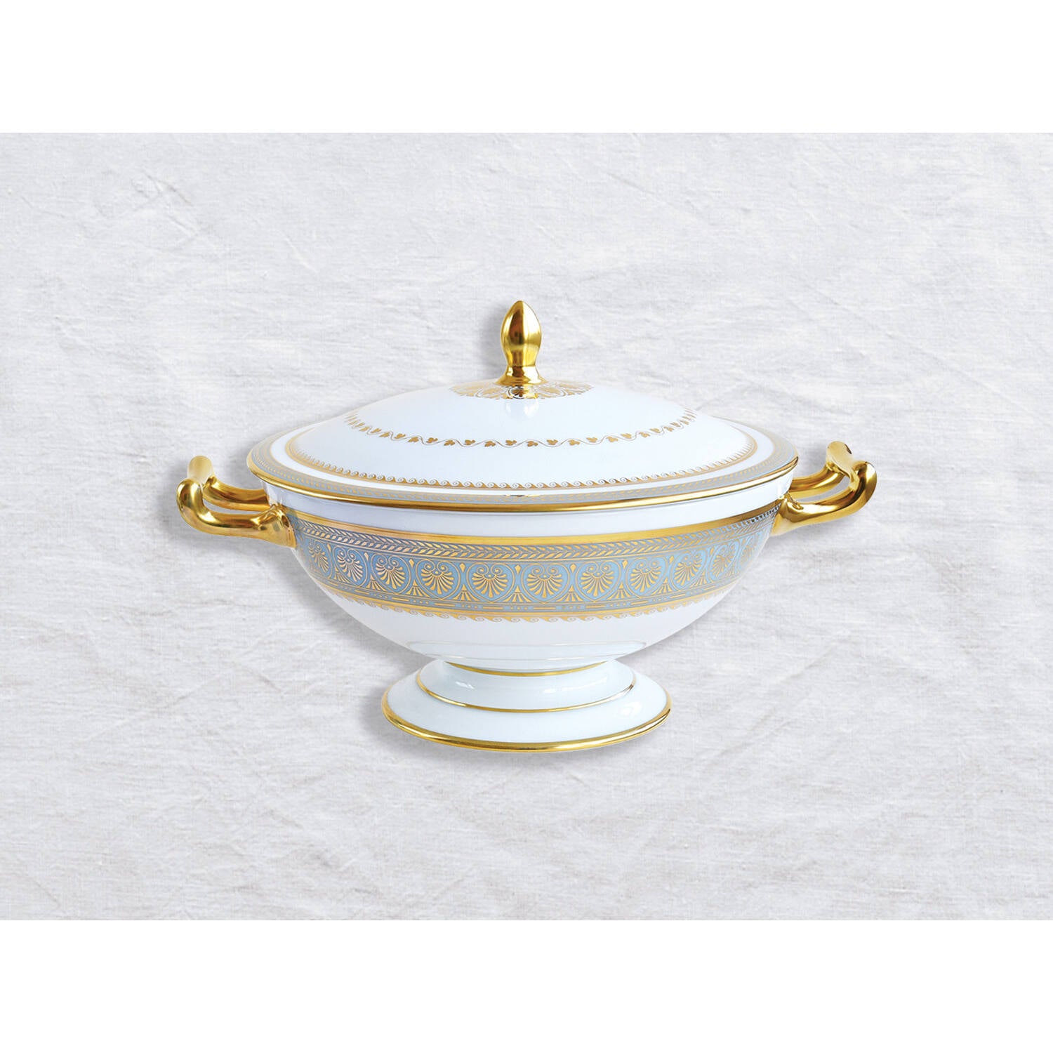 Bernardaud Soup tureen, Limoges porcelain, Elysee collection, on a white background