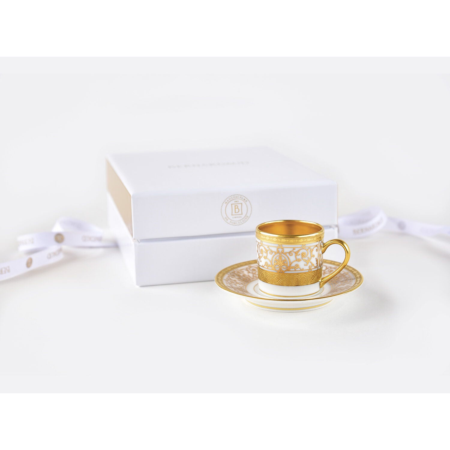 Bernardaud Gift case 1 moka cup and saucer, Limoges porcelain, Fer Forgé collection, detail view
