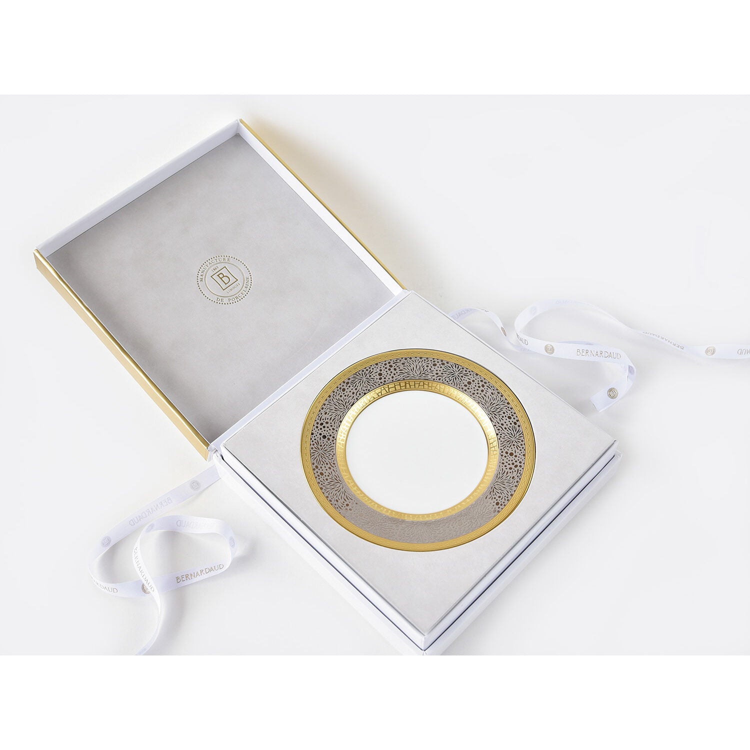 Bernardaud Gift case 1 bread and butter plate 6.3", Limoges porcelain, Follies collection, detail view