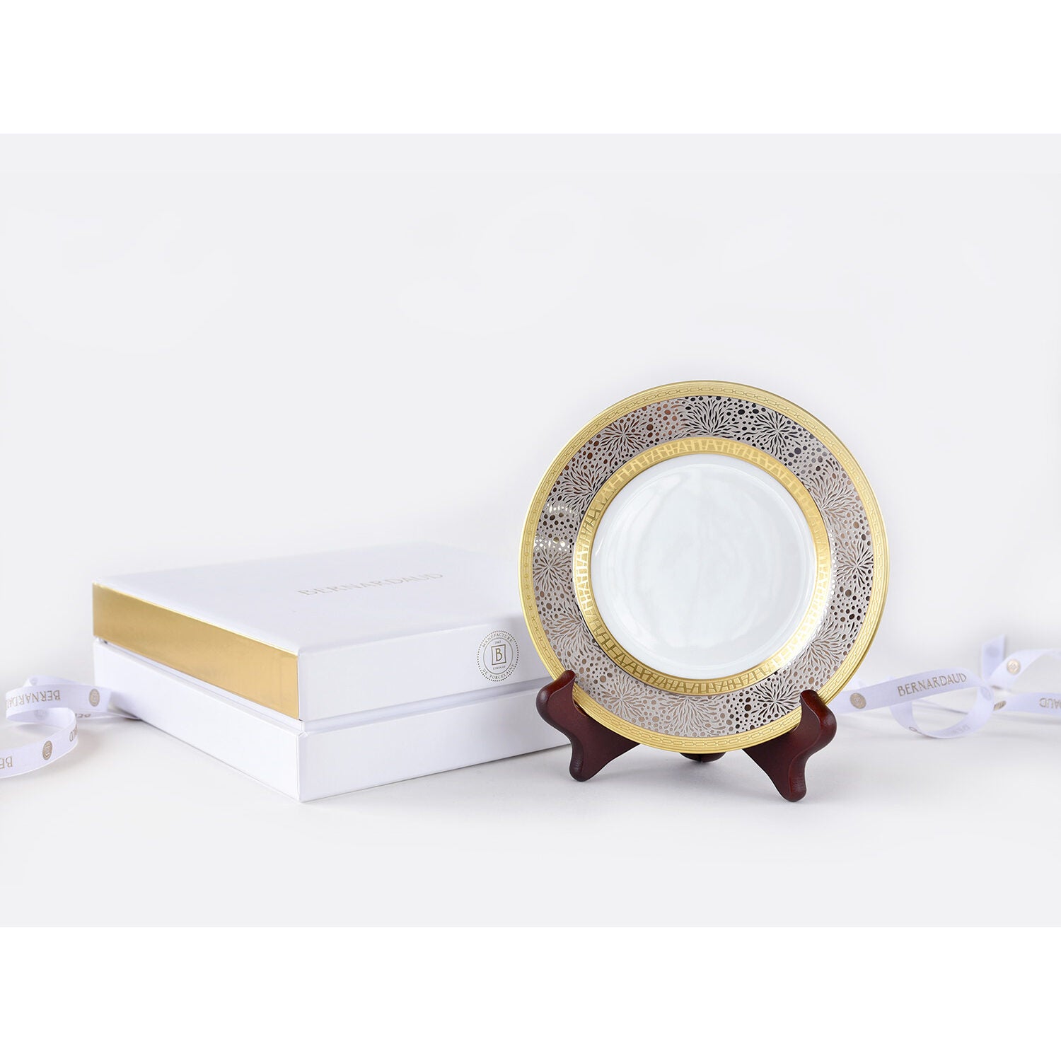 Bernardaud Gift case 1 bread and butter plate 6.3", Limoges porcelain, Follies collection, on a white background