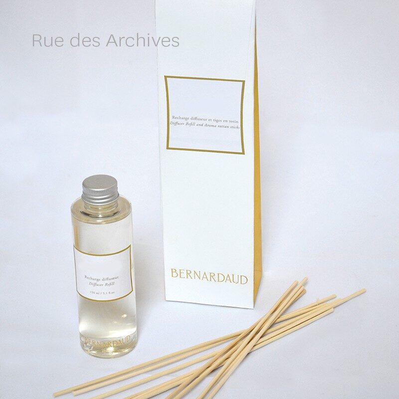 Bernardaud "Rue des archives" diffuser refill 150 ml + aroma rattan sticks, Limoges porcelain, Home Fragrances collection, on a white background