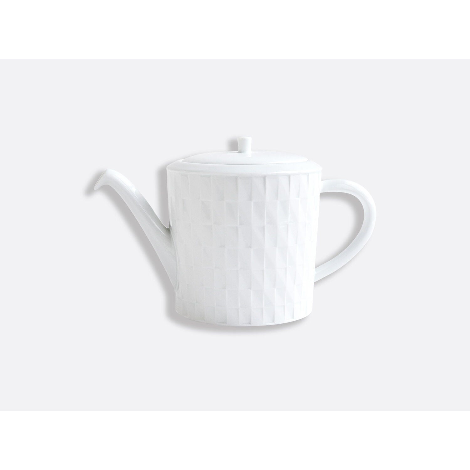 Bernardaud Hot beverage server 12 cups 34 oz Twist, Limoges porcelain, on a white background
