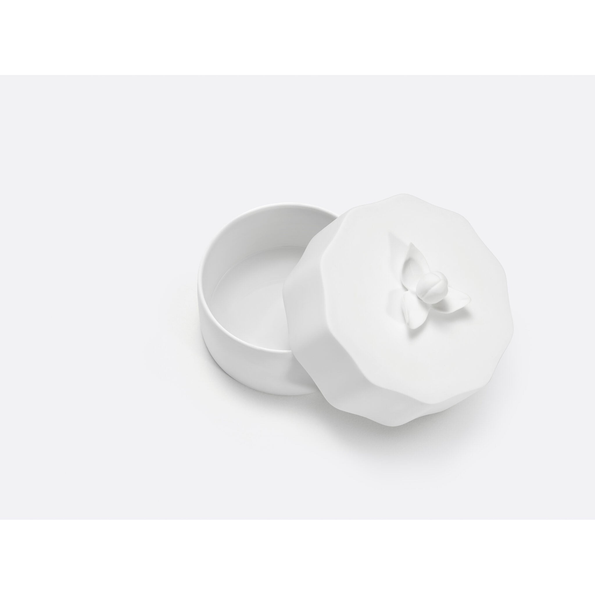 Bernardaud Scalloped box Summer garden, Limoges porcelain, Jardin de Table - Kazuyo Sejima collection, on a white background