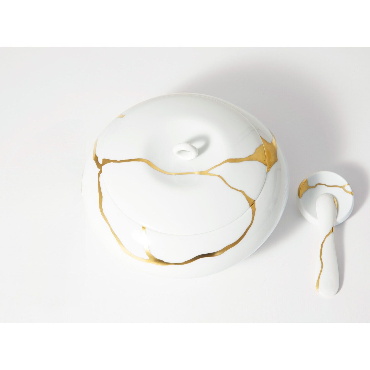Bernardaud Caviar set (consisting of 1 dish, 1 spoon and holder), Limoges porcelain, Kintsugi - Sarkis collection, detail view