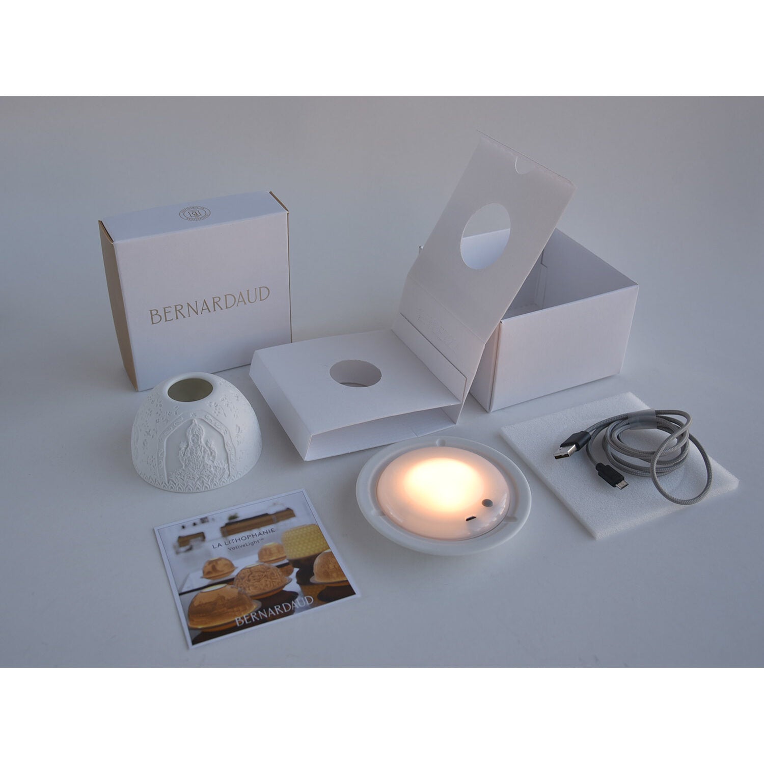 Bernardaud Daisies Led, Limoges porcelain, LED Votivelights collection, detail view