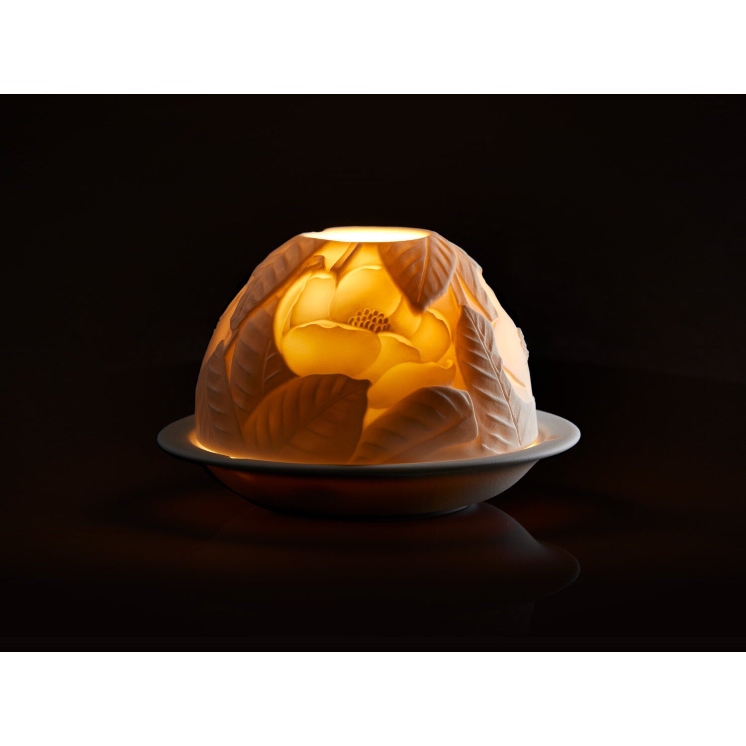 Bernardaud Magnolia blossoms Led, Limoges porcelain, LED Votivelights collection, detail view