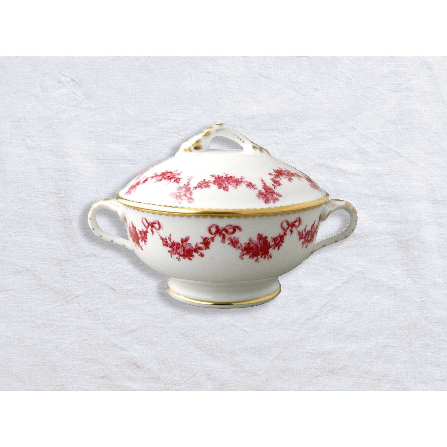Bernardaud Gravy boat with cover 15 oz, Limoges porcelain, Louis XV collection, on a white background