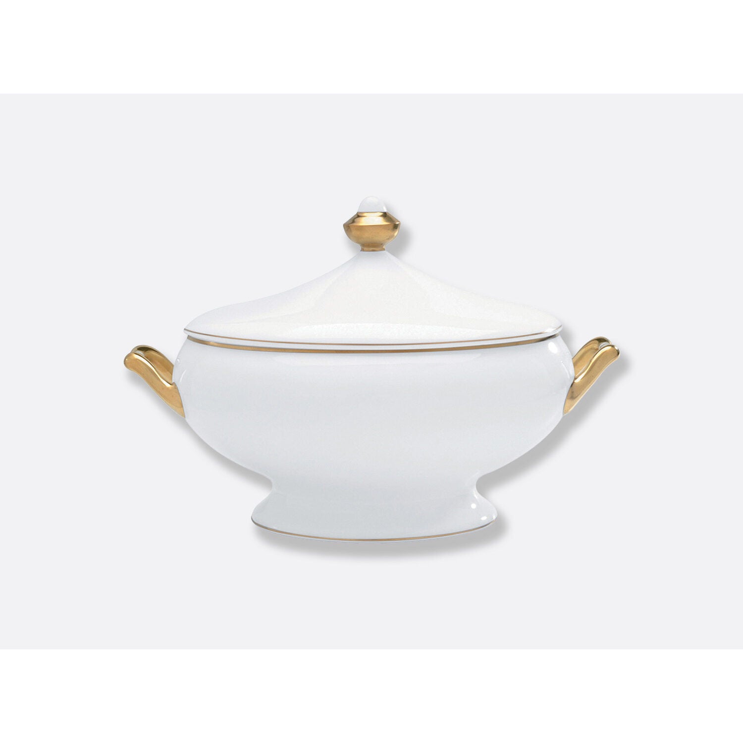 Bernardaud Soup tureen 2qt, Limoges porcelain, Palmyre collection, on a white background