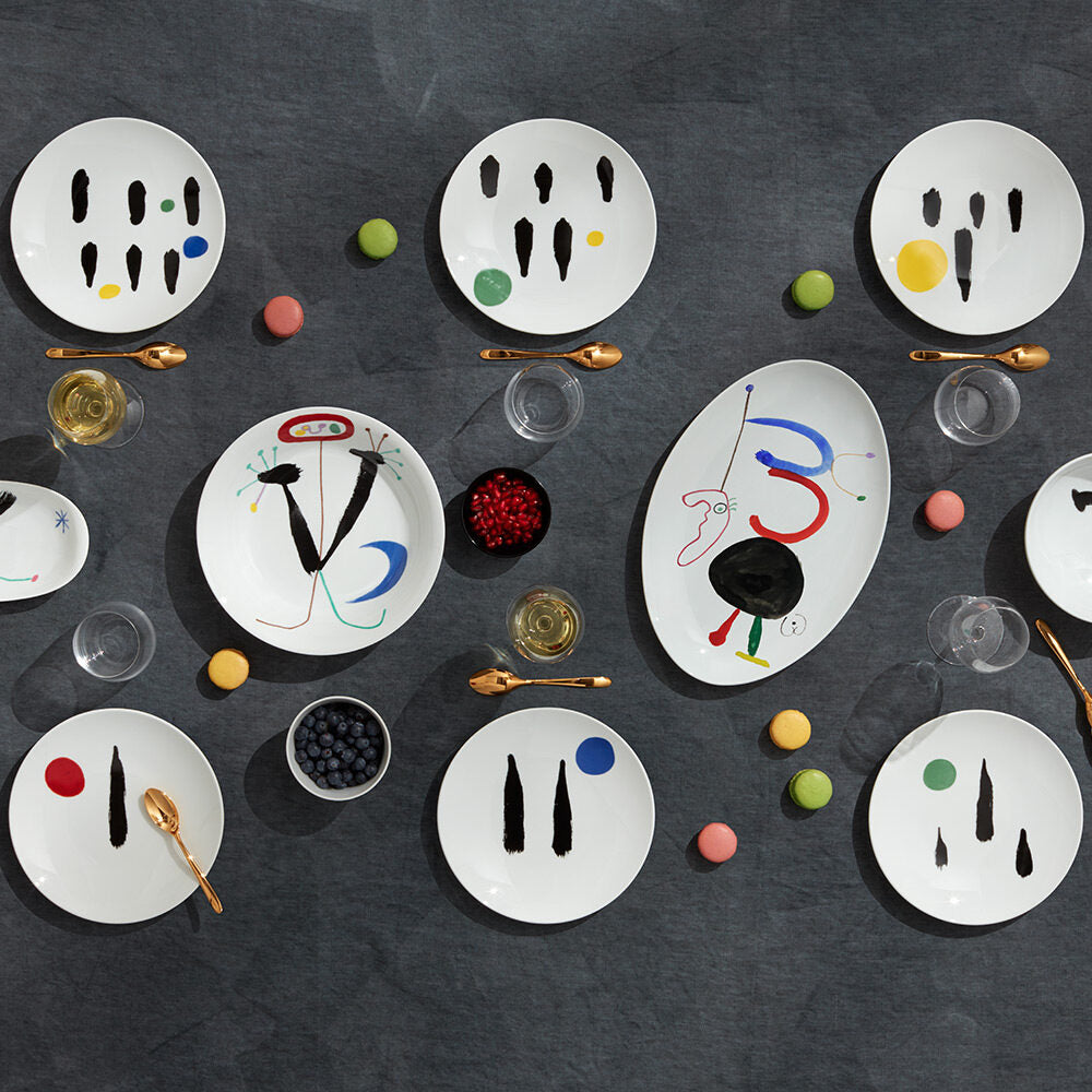 Bernardaud Tableware set for twelve (100 numbered pieces), Limoges porcelain, Parler Seul - Joan Miró collection, detail view