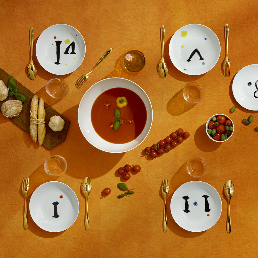 Bernardaud Tableware set for twelve (100 numbered pieces), Limoges porcelain, Parler Seul - Joan Miró collection, detail view
