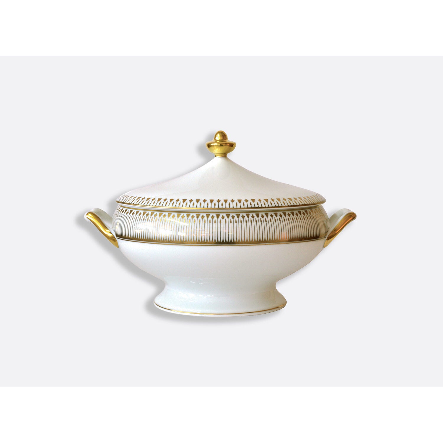 Bernardaud Soup tureen 2qt, Limoges porcelain, Soleil Levant collection, on a white background