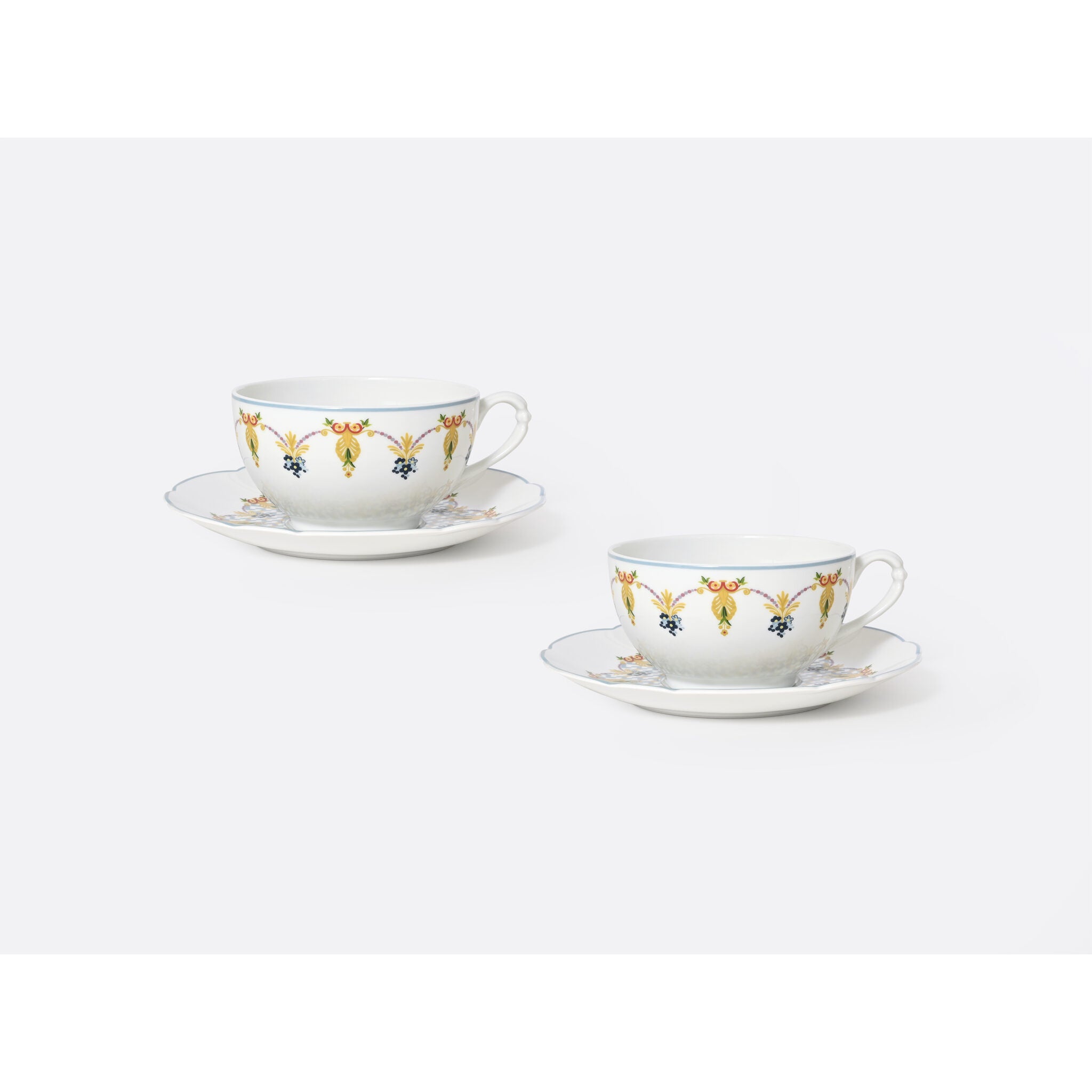 Bernardaud Breakfast cup and saucer 8.5 oz, Limoges porcelain, Trianon collection, detail view