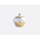 Bernardaud Tea gift case (teapot, creamer, sugar bowl, 6 tea cups and saucers), Limoges porcelain, Venise collection, detail view