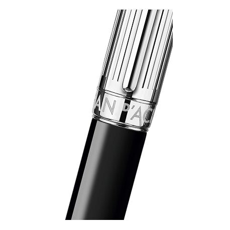 Caran d'Ache Léman Bicolor Black Mechanical Pencil — detail view 3