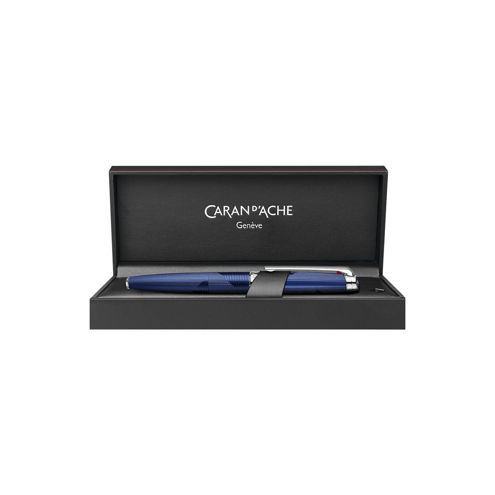 Caran d'Ache Léman Bleu Marin Fountain Pen — detail view 5