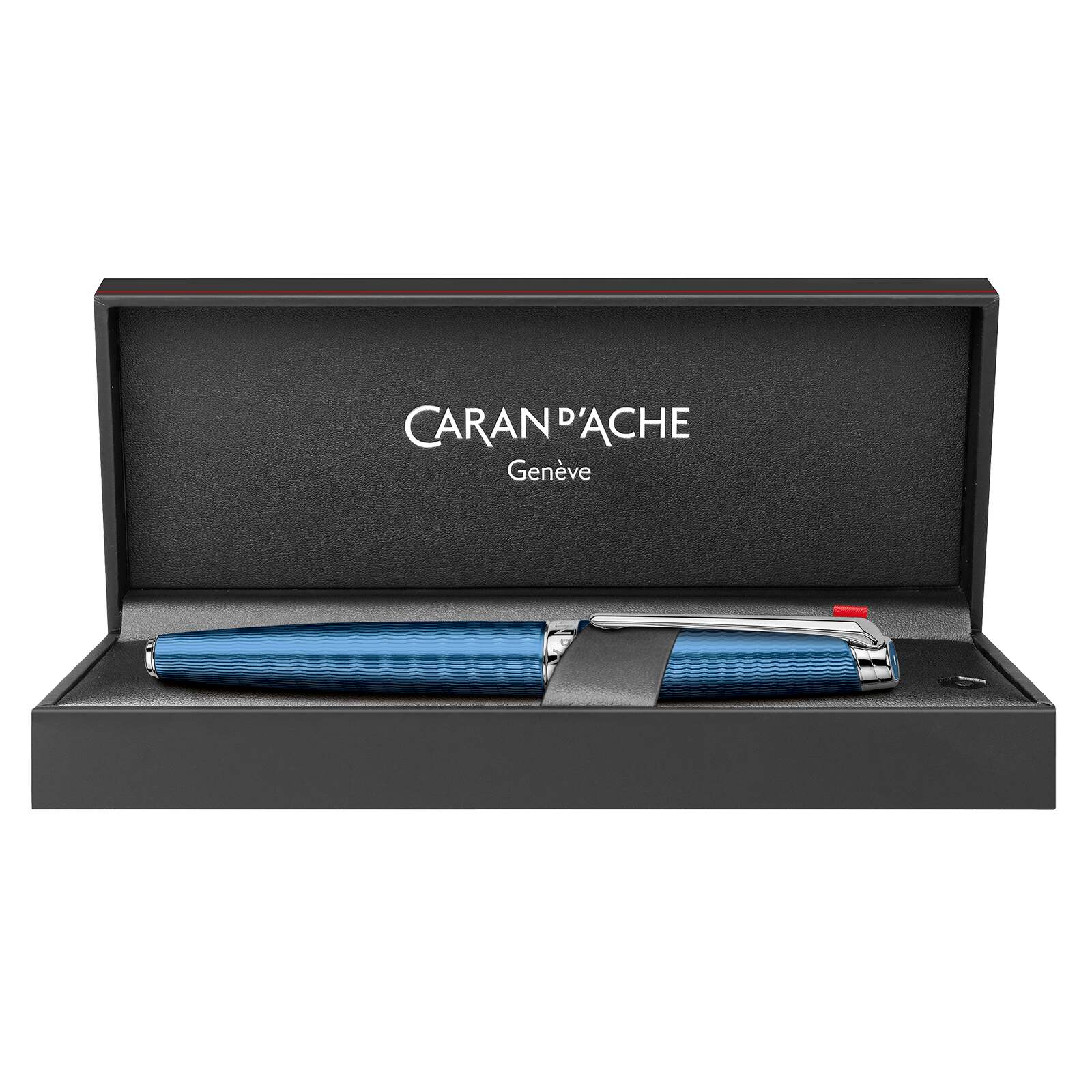Caran d'Ache Léman Grand Bleu Fountain Pen — detail view 2