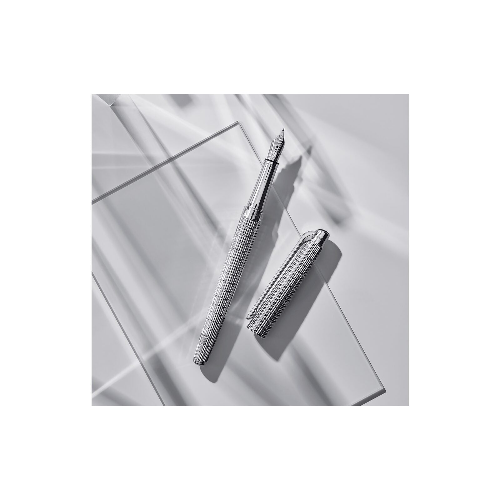 Caran d'Ache Léman Slim Lights Fountain Pen — detail view 4