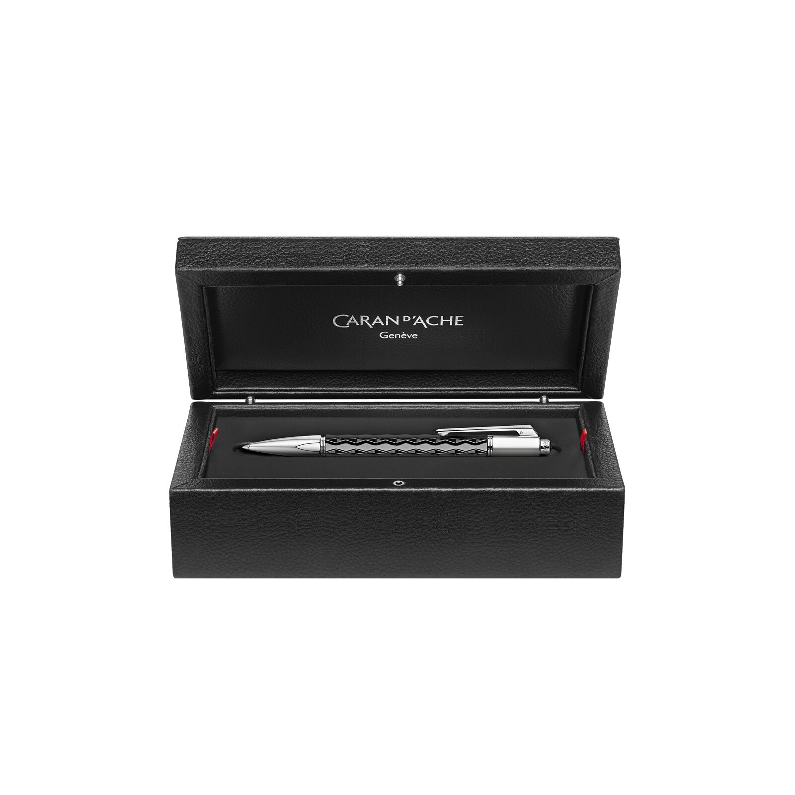 Caran d'Ache Varius Ceramic Black Fountain Pen — detail view 3