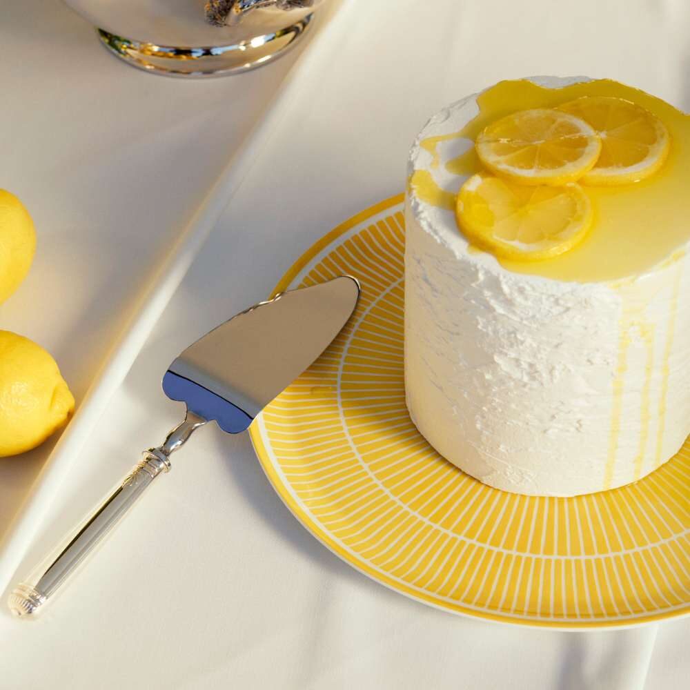 Christofle Porcelain Pie Dish in silver-plate on a white background