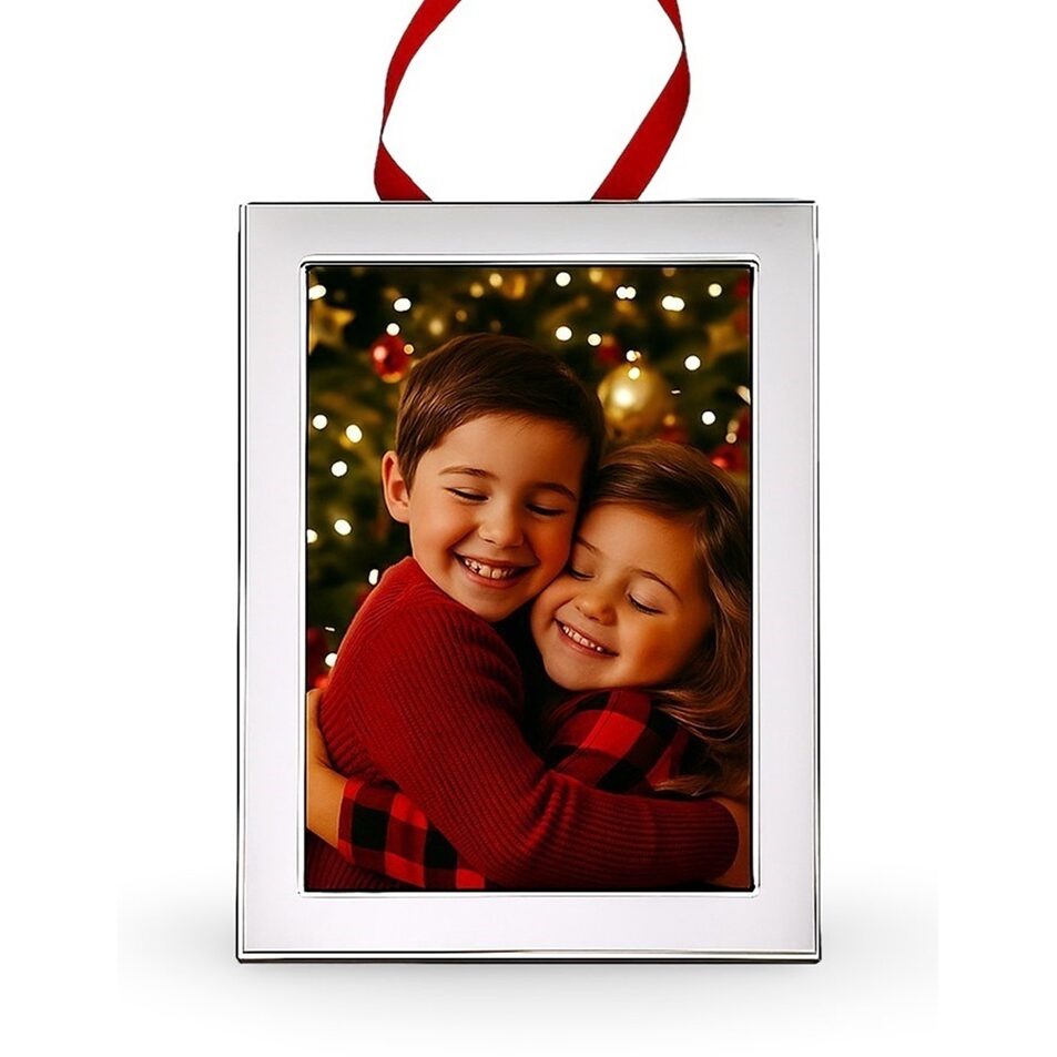 Cunill Tiffany Plain 2.5x3.5 Sterling Silver Ornament Picture Frame, sterling silver picture frame, on a white background