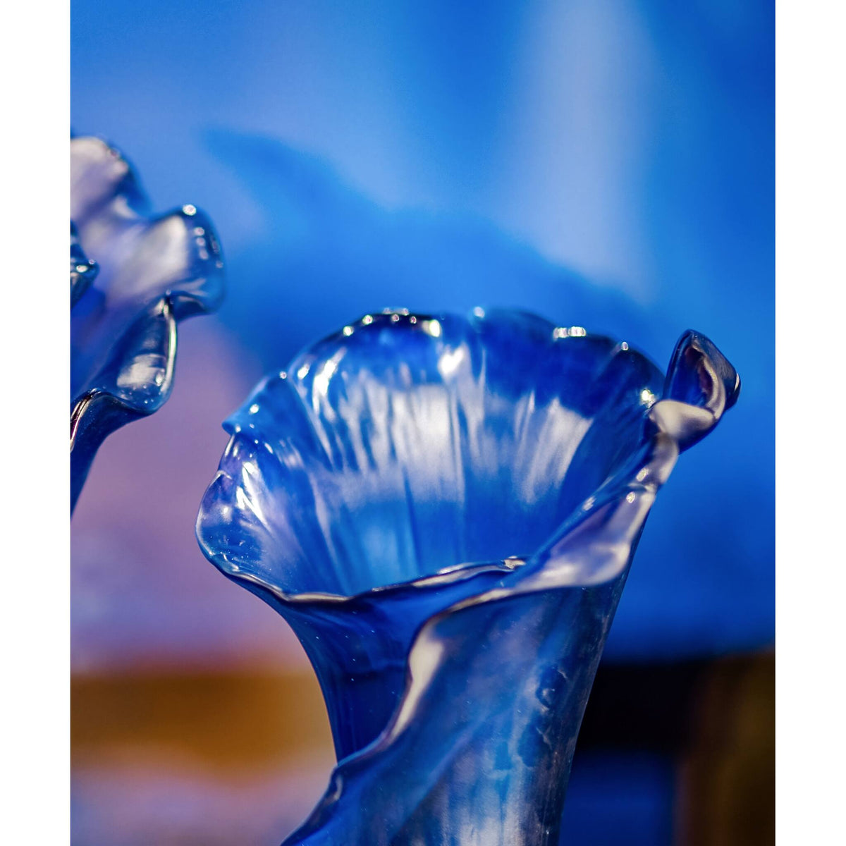 Daum Arum Medium Vase – Midnight Blue, alternate view