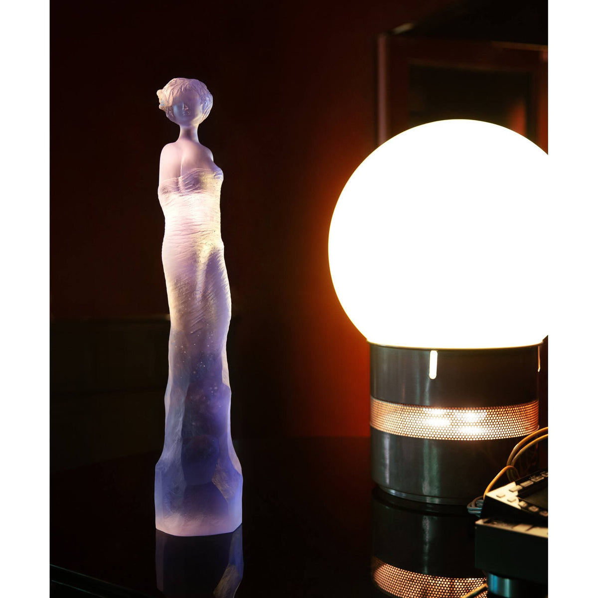 Daum Galatéa By Jean Philippe Richard Sculpture – Purple 175ex, alternate view