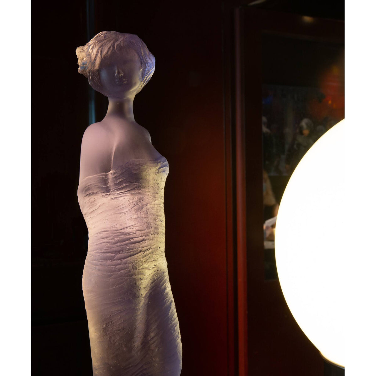 Daum Galatéa By Jean Philippe Richard Sculpture – Purple 175ex, alternate view