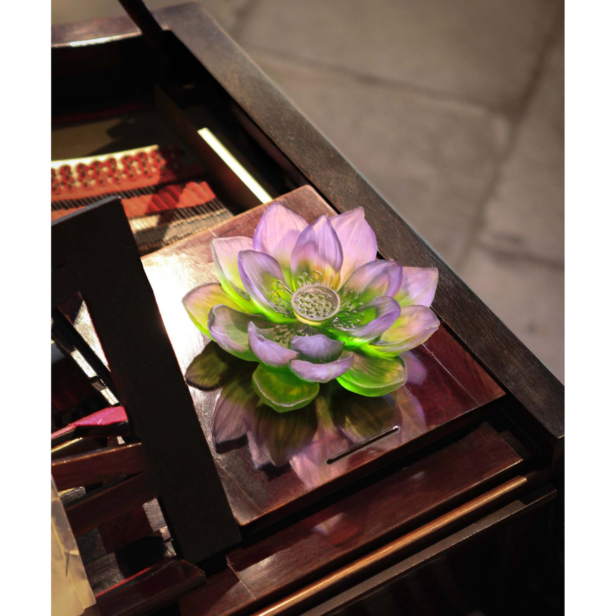 Daum Jardin De Lotus Decorative Flower Sculpture – Purple green, alternate view