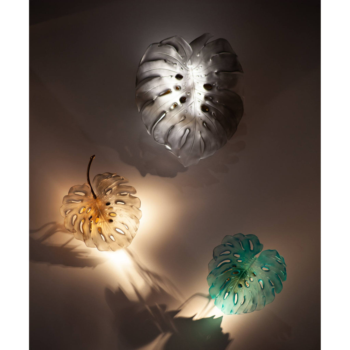 Daum Monstera Small Wall Leaf By Emilio Robba Wall Sculpture – Size Turquoise, alternate view
