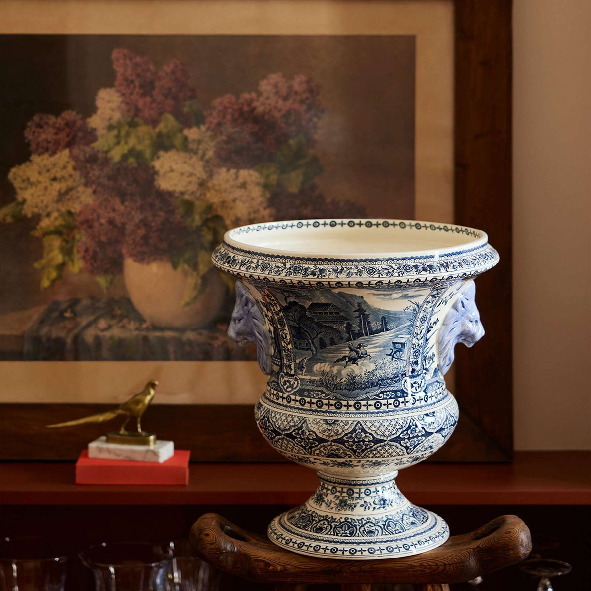 Gien Medici Vase - Cavalier Bleu, lifestyle view