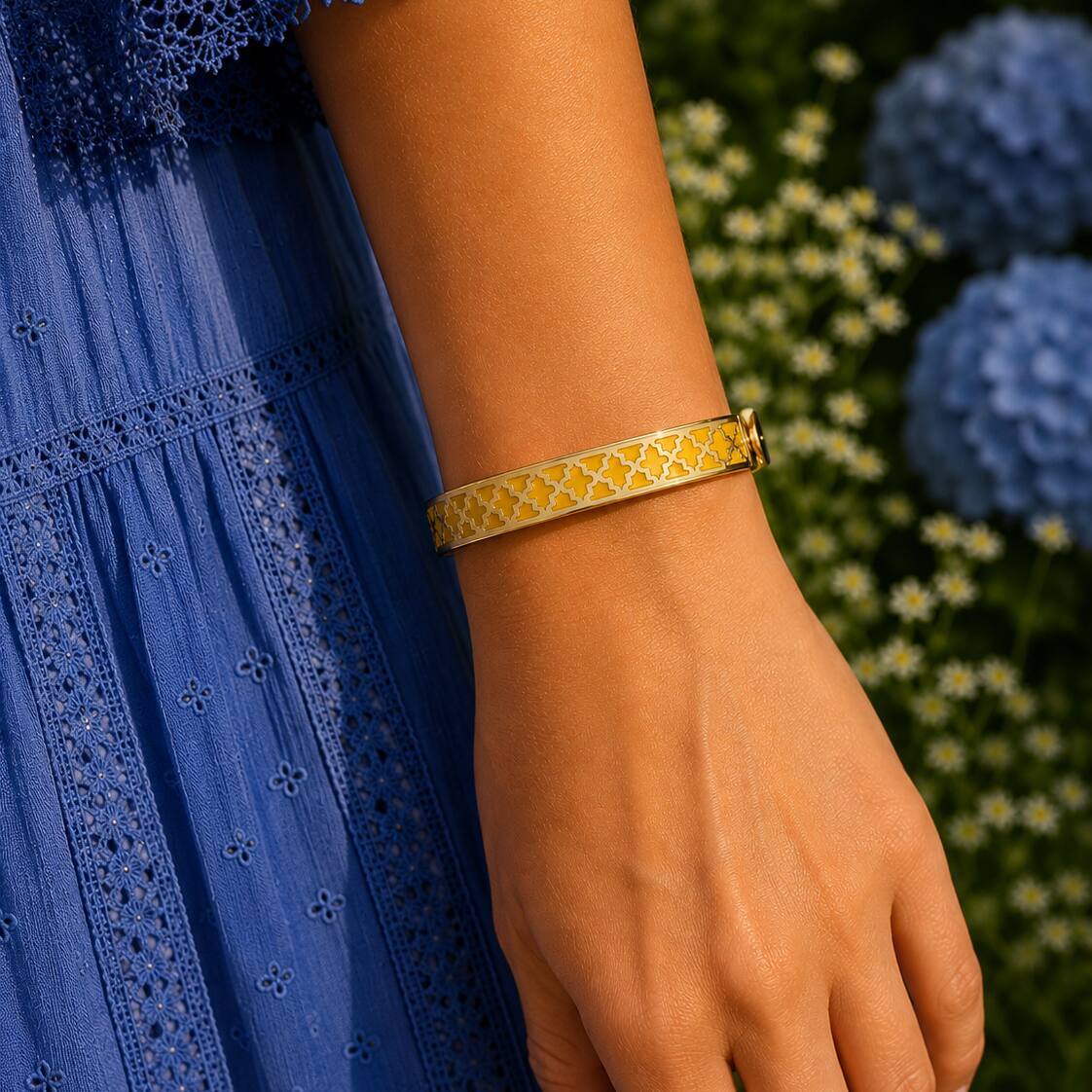 Halcyon Days Agama Hinged Bangle in Radiant Yellow & Gold, alternate view