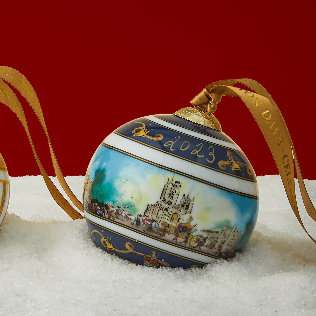 Halcyon Days Tug Rice "The Coronation At Westminster Abbey" - 4" Bauble, alternate view