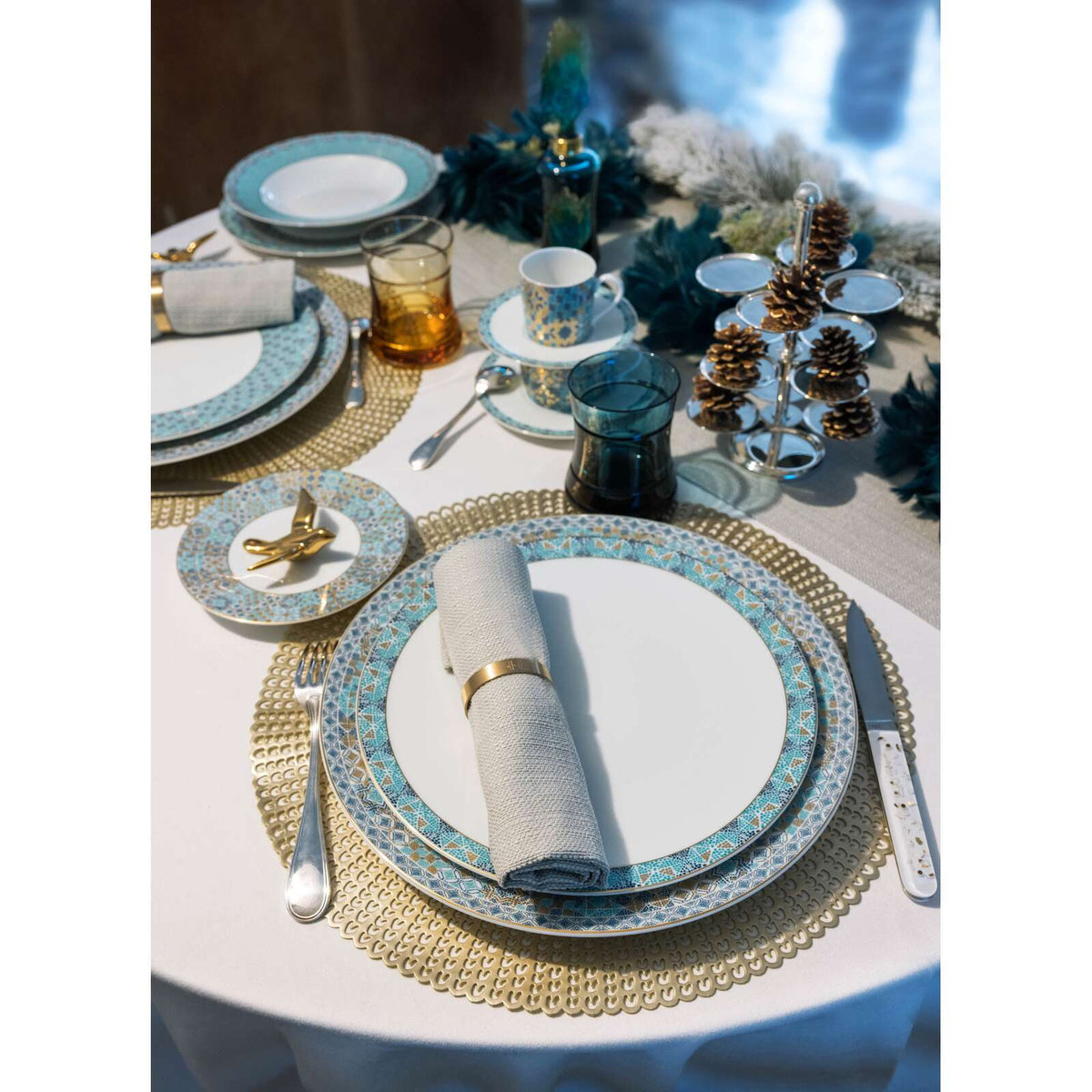 Haviland Portofino Large Dinner Plate Braid, lifestyle view