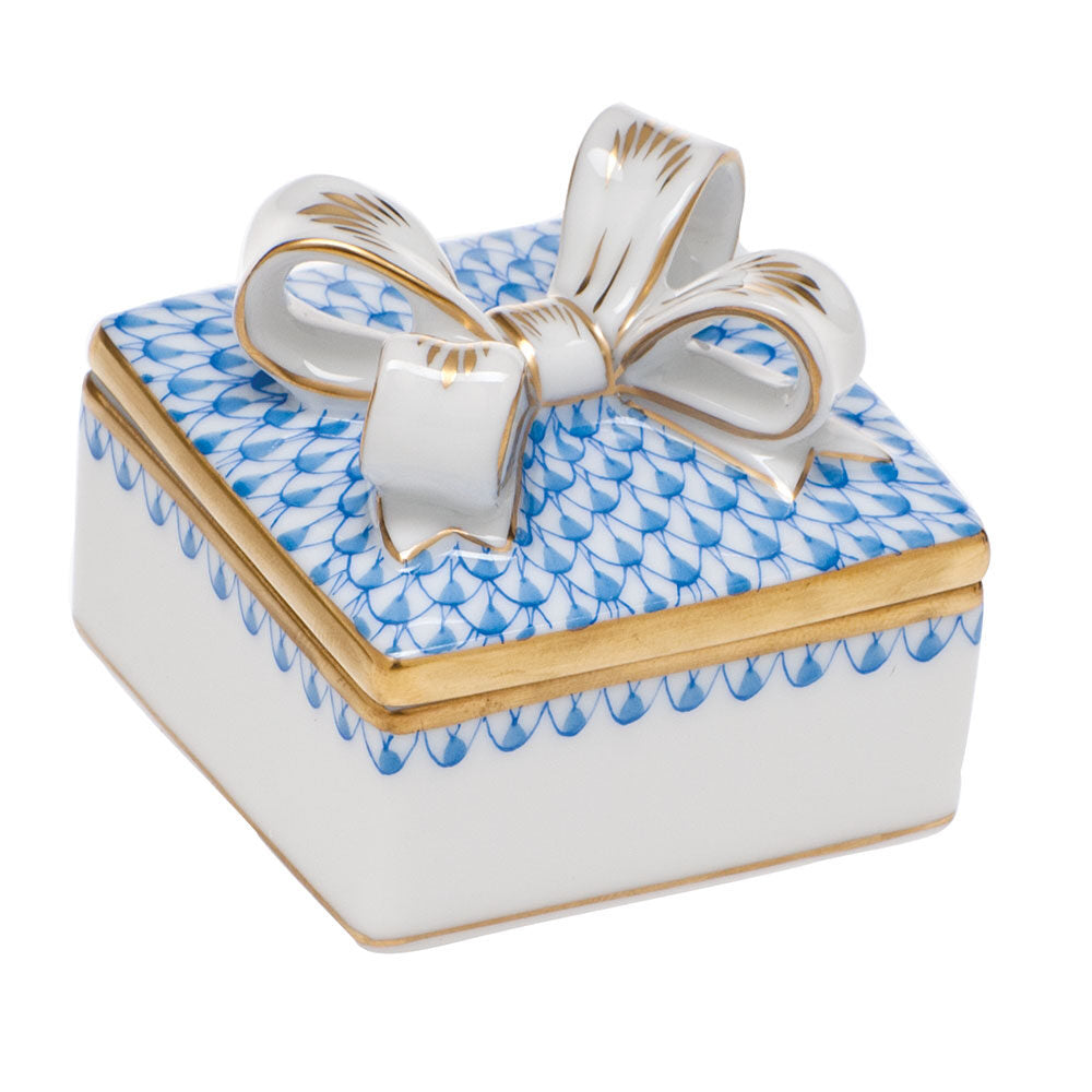 Hand-painted Herend Box with Bow in Blue fishnet porcelain on a white background